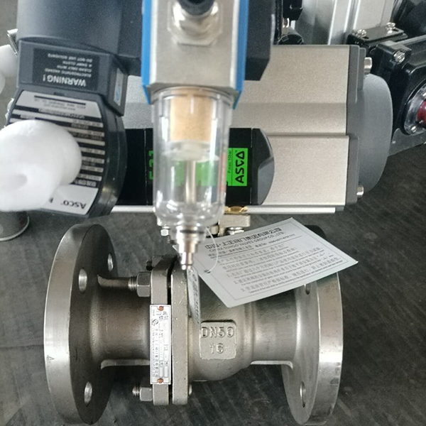 不鏽鋼氣動球閥DN50-16